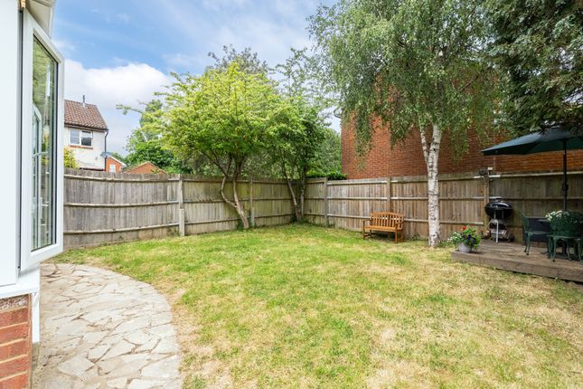 4, Markham Road, Dorking photo 4