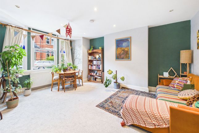Flat 2, 24, Lansdown, Gloucestershire photo 2