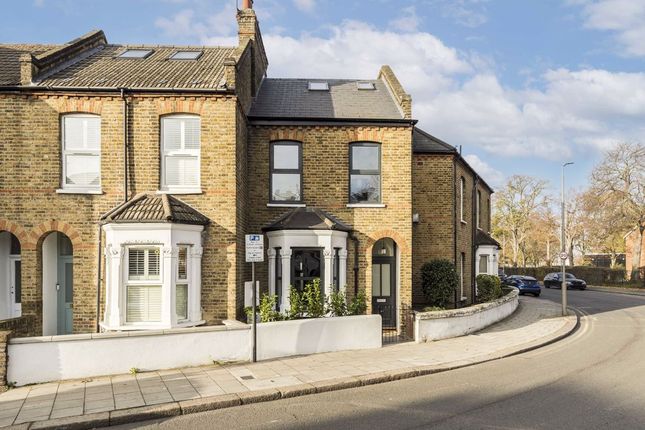 Thumbnail Property for sale in Aboyne Road, London