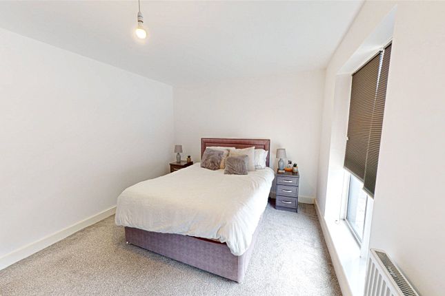 Flat 1,, 20 Ezard Street photo 3