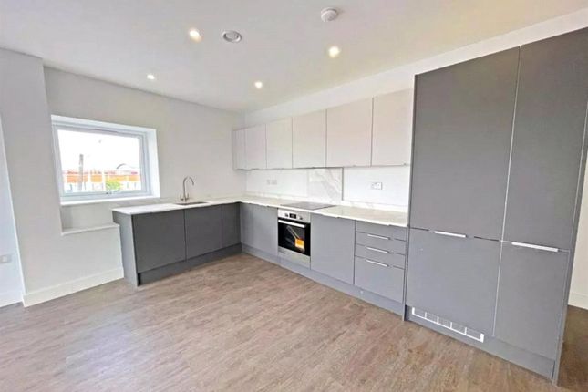 12 Dover Court, Dominion Road, Southall photo 2