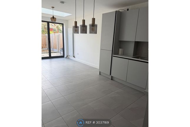 Great Cambridge Road, Cheshunt, Waltham Cross photo 4