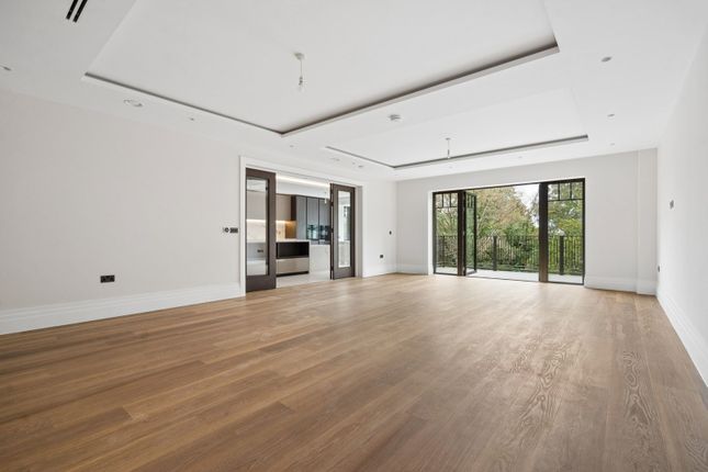 6, Flat  Wildacre, Northwood photo 2