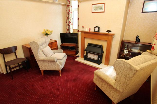 62, Bolton Drive, Bradford photo 4