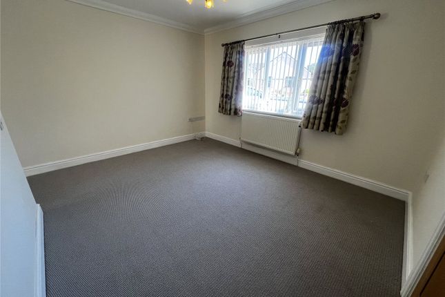 2, Grove Gardens, Pembrokeshire photo 3