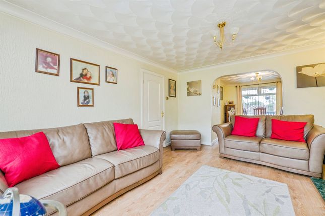 56, Hill Rise, Cardiff photo 4