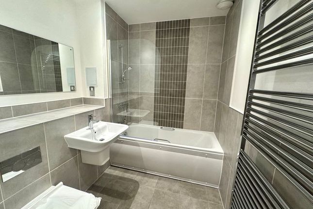 71b Argent House, Handley Page Road, Barking photo 3