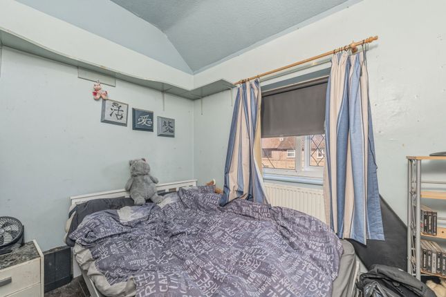 5, Oak Royd, Leeds photo 4