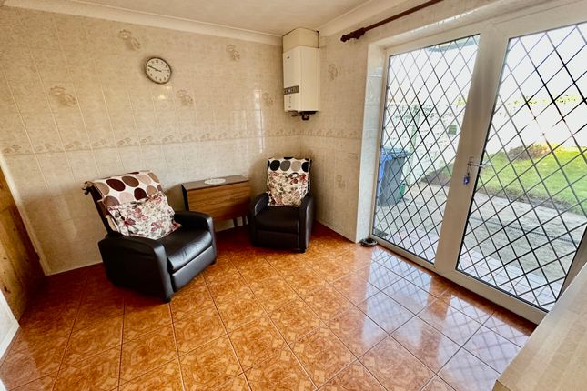 18, Springfield Avenue, Doncaster photo 5