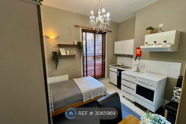 Studio, Sulgrave Road, London photo 3