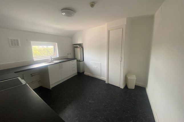 Thumbnail Flat to rent in College Grove Road, Wakefield