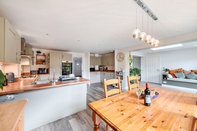 8, Trubshaw Way, Fairford photo 4