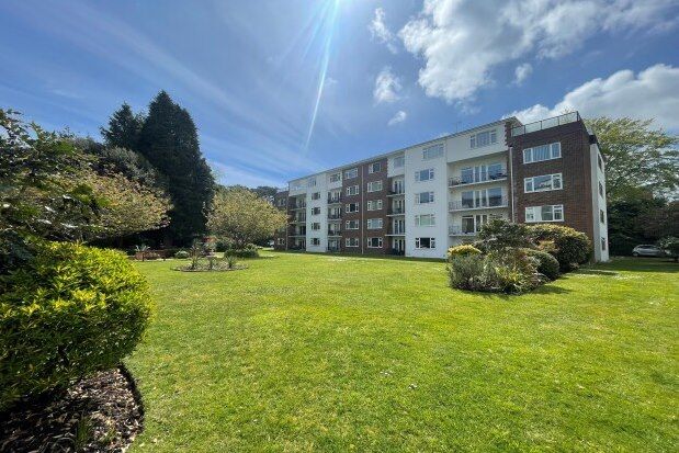 Thumbnail Flat to rent in The Avenue, Poole
