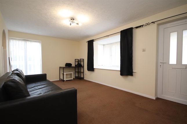 373, Knights Manor Way, Dartford photo 2