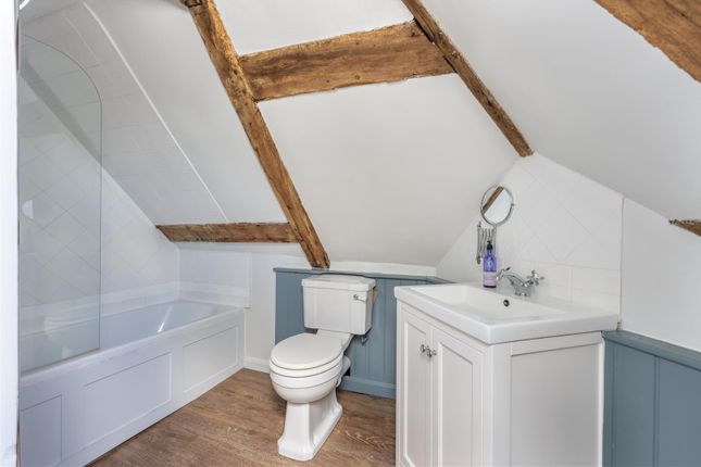 Bathroom.Jpg