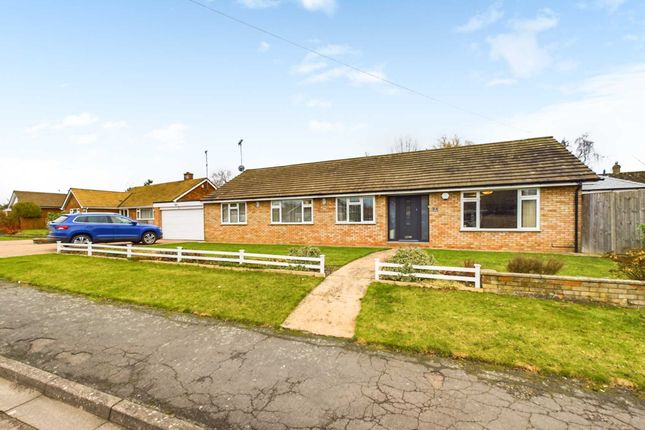 Thumbnail Detached bungalow for sale in Irvine Drive, Stoke Mandeville, Aylesbury