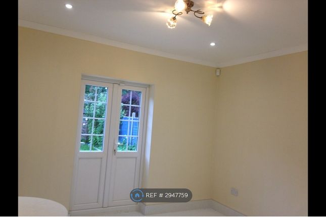 Bridge Way, Ickenham, Uxbridge photo 2