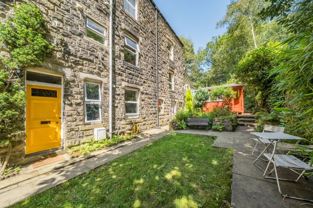 CAMPDEN HEATH COTTAGE, 16 CAMPDEN ROAD, HEBDEN BRIDGE photo 2
