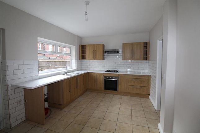 2 bed end terrace house to rent in Essex Street, Horwich, Bolton BL6