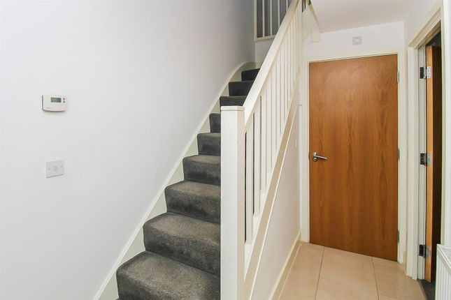 14, Finchdale Close, Wakefield photo 4