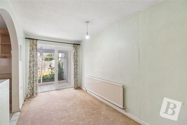 7, Mulberry Close, Gidea Park photo 4