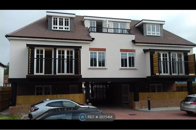 Thumbnail Flat to rent in Chipstead Valley Road, Coulsdon