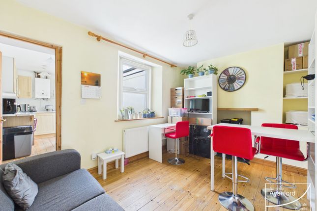 17 Princes Street, Paignton photo 3