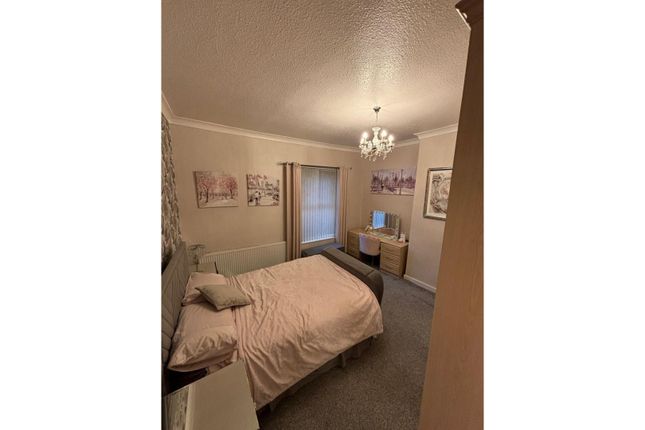 6, Elgin Street, Stalybridge photo 4