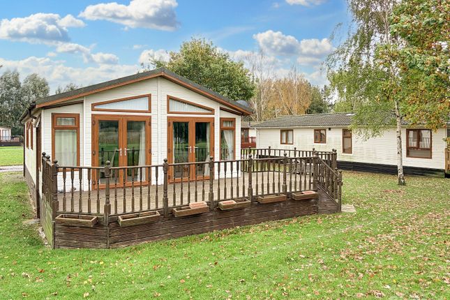 2-bed caravan on 2 Wentworth Drive, Tydd St Giles Golf and Country Club, Kirkgate, £99,995
