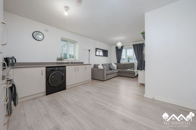 6 Tutor House, Huyton photo 3