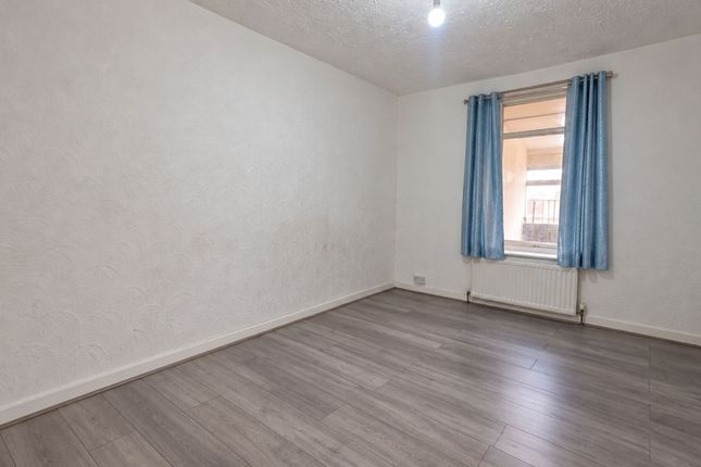150 Cannington Road, Dagenham photo 2