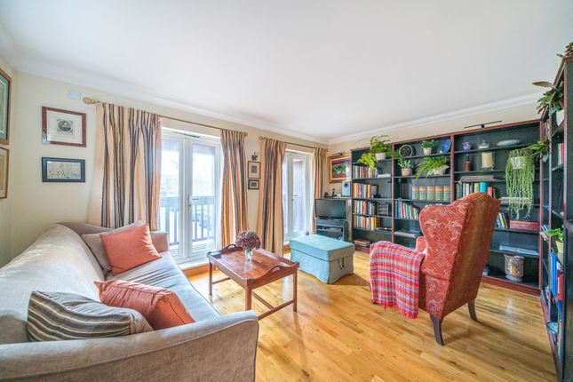 6, Anzio Gardens, Caterham photo 4