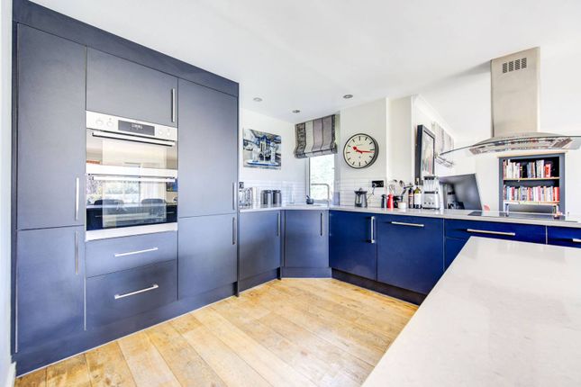 Flat for sale in William Morris Way, Fulham, London