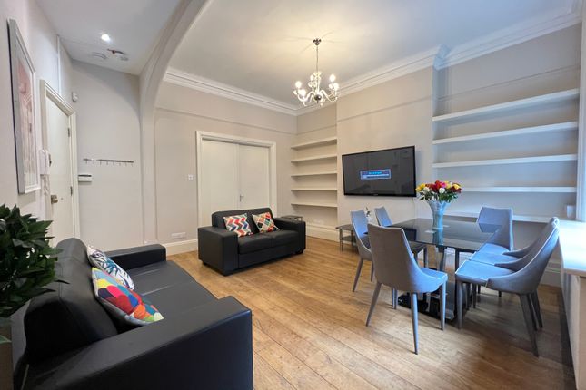 Flat to rent in Hornton Street, London