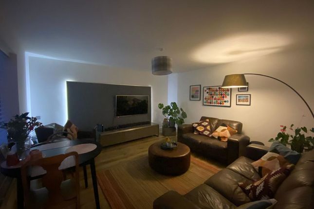 48, Ladybridge Avenue, Manchester photo 4