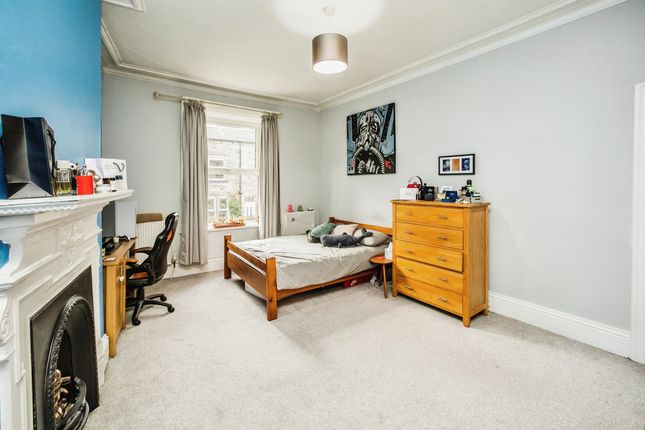 End terrace house for sale in Skircoat Road, Halifax