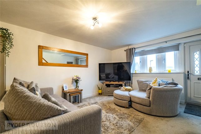 46, Campinot Vale, Huddersfield photo 2