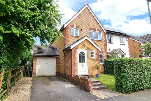 3 bed semi-detached house to rent in Windsor Road, Lower Bullingham, Hereford HR2
