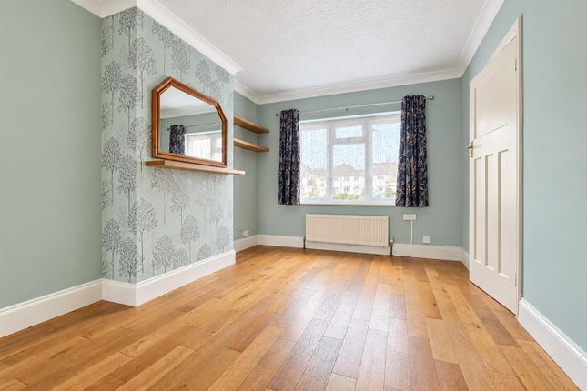 13, Charter Road, Slough photo 3