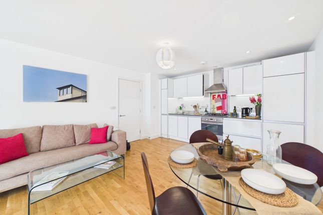 Flat 1, Hayward,, Chatham Place, Reading photo 3