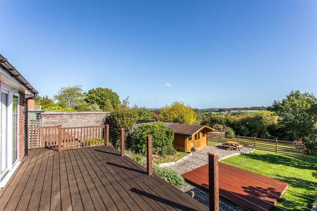 8, Highlands Avenue, Uckfield photo 2