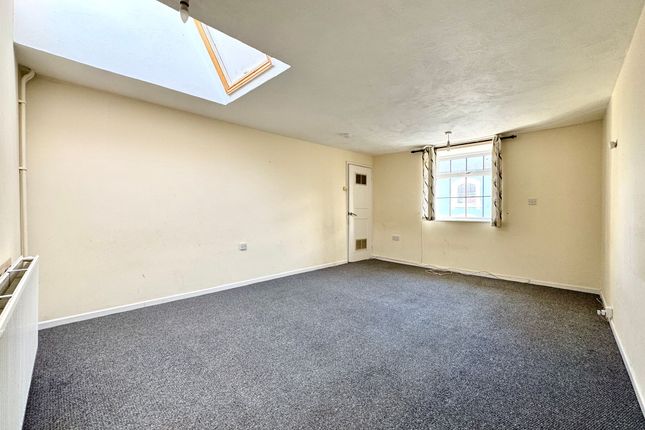 Flat 4, Oxford House, Faringdon photo 2