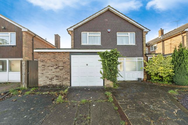 Thumbnail Detached house for sale in Holmfield Close, Luton