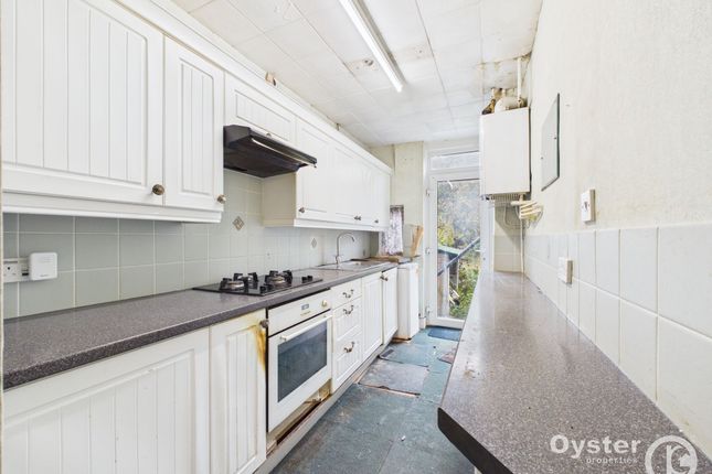 111 Kenmore Avenue, Harrow photo 4