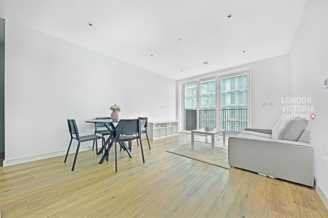 Flat 45, Iris House, 2 Cedrus Avenue, Southall photo 4