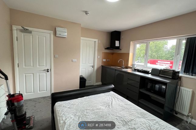 Charter Avenue, Coventry photo 3