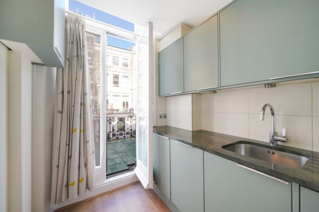17 Castletown Road, Greater London photo 3