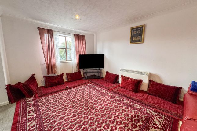 19, Grace Avenue, Milton Keynes photo 2