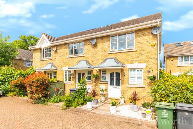 Thumbnail Terraced house for sale in Chestnut Close, Shardeloes Road