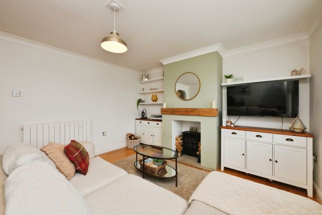 2-bed flat on 86, Great Innings South, Hertford, £235,000